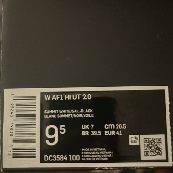 Shoes - Picture 8 of 8